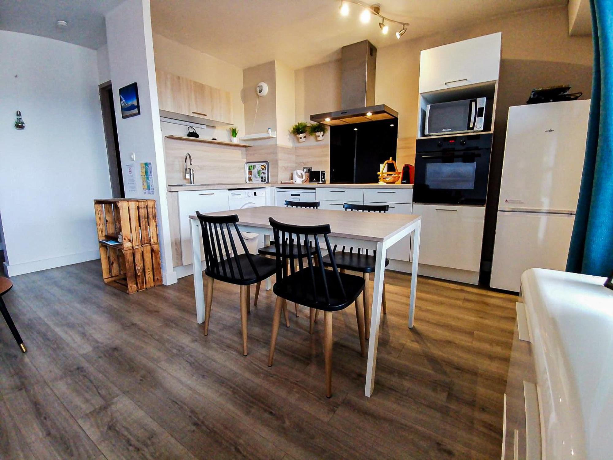 Le Duplex - Hyper Centre - Gare - Wifi - Netflix - Disney + Annecy Bagian luar foto